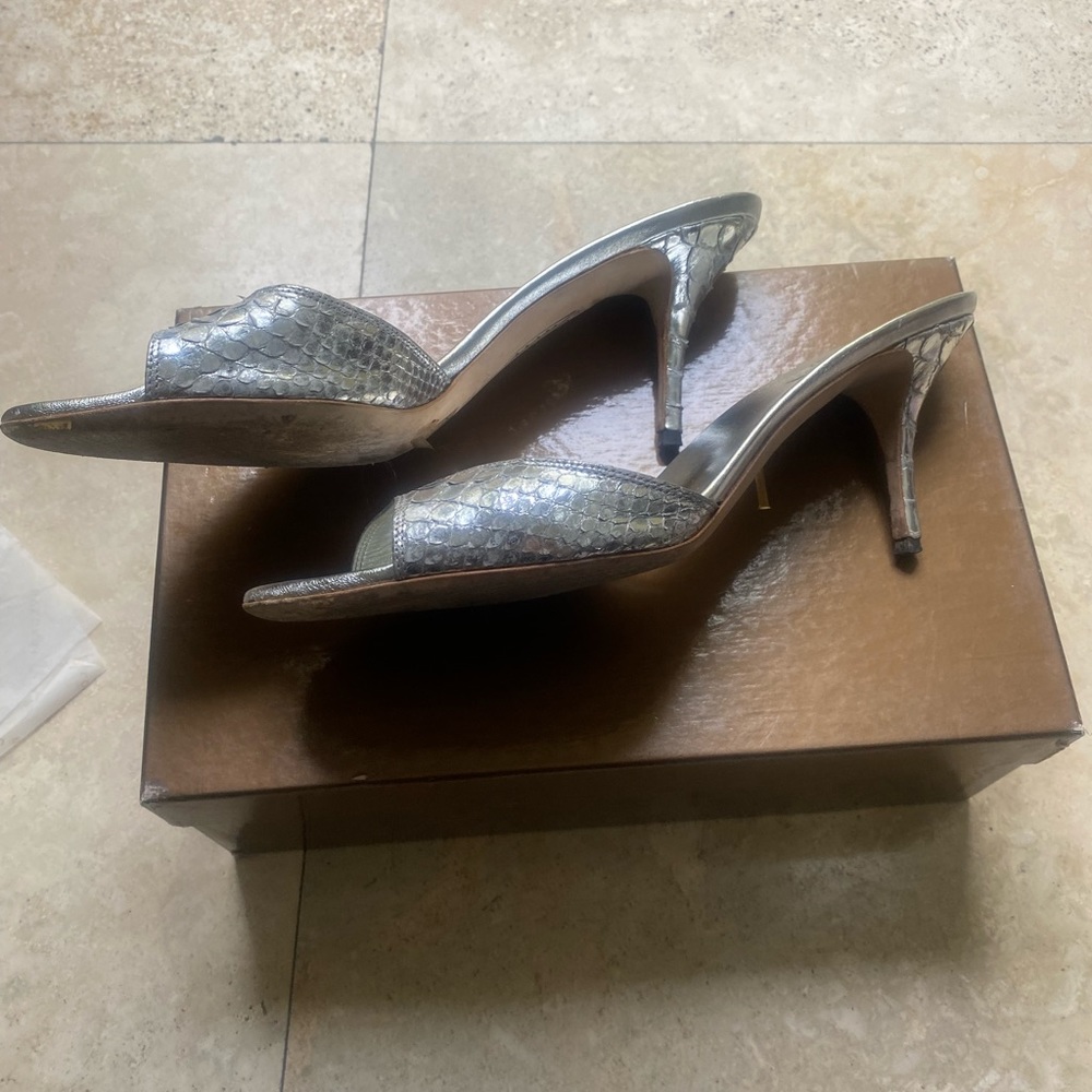 Gorgeous Gucci Python Silver Sandals - image 3